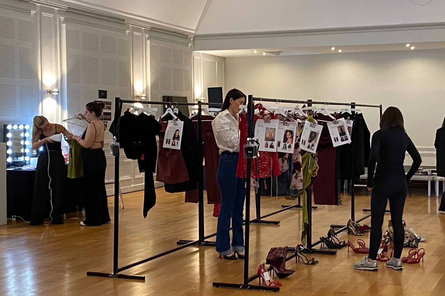 Furniture Rental for Fashion Week Paris - Showroom furniture Rental